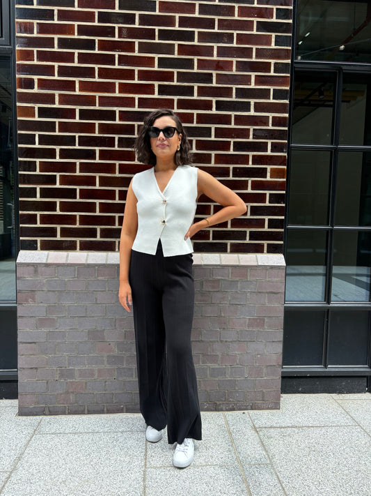 Veston en maille blanc boutons dorés