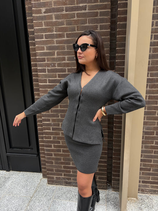 Ensemble Cardigan à crochet et jupe gris anthracite