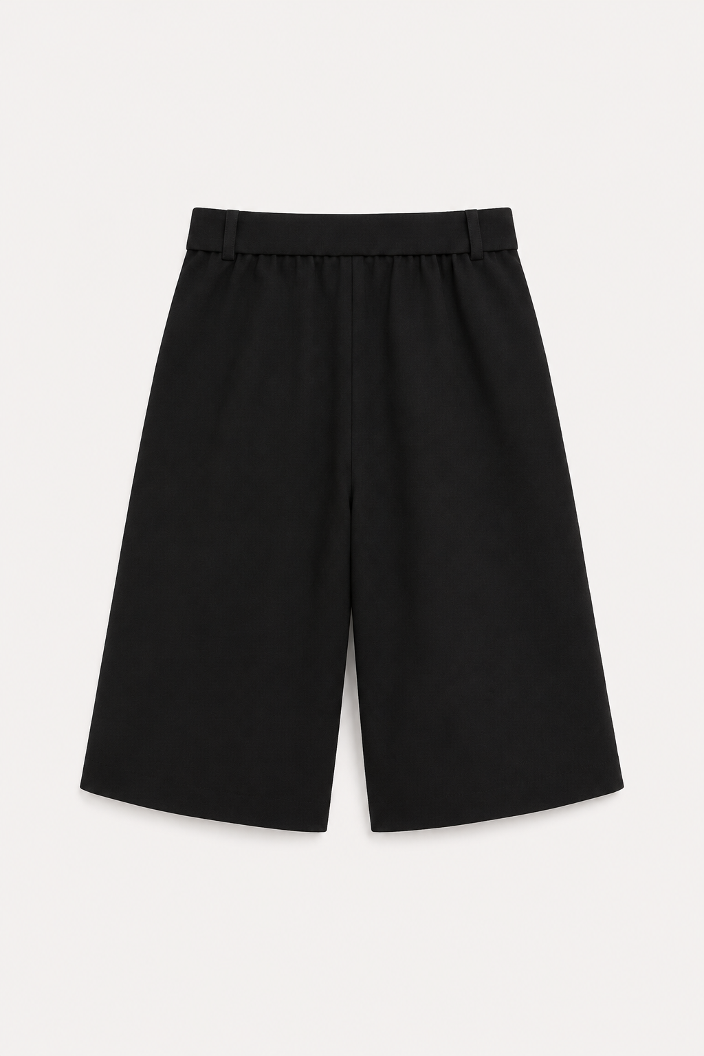 Bermuda noir élégant avec ceinture