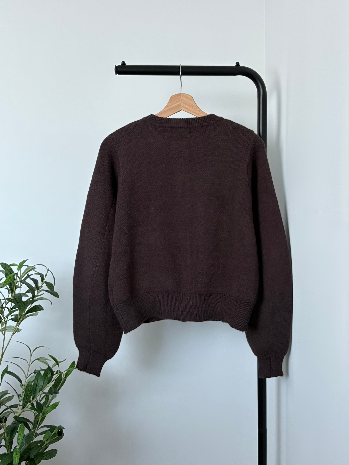 Ensemble marron cardigan et jupe courte