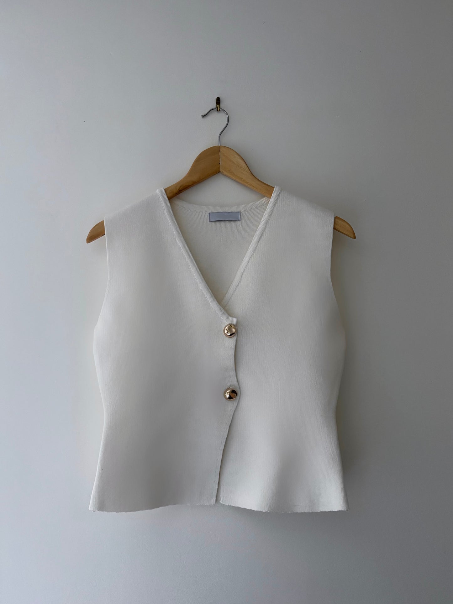 Veston en maille blanc boutons dorés
