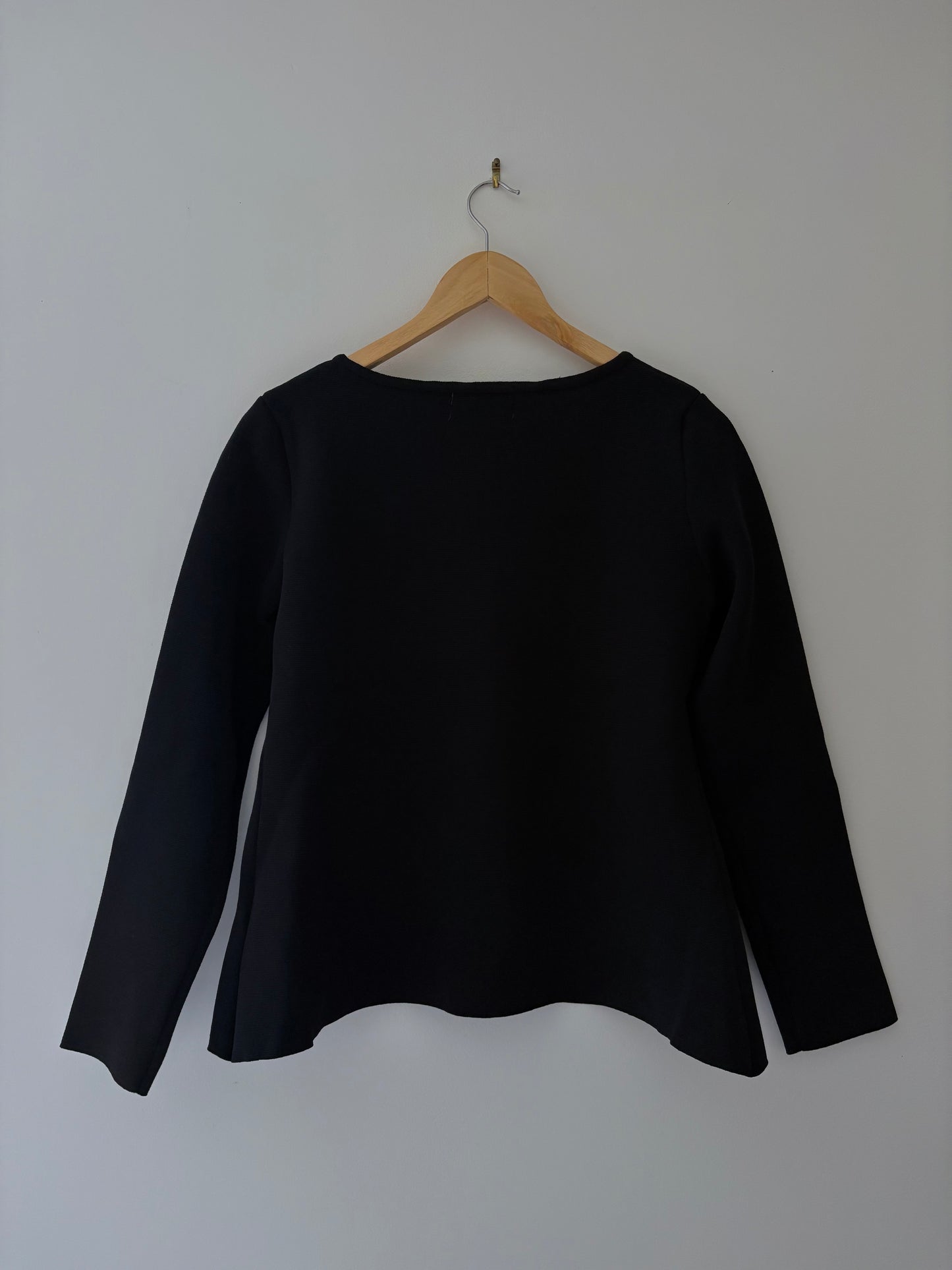 Cardigan noir coupe empire boutons dorés