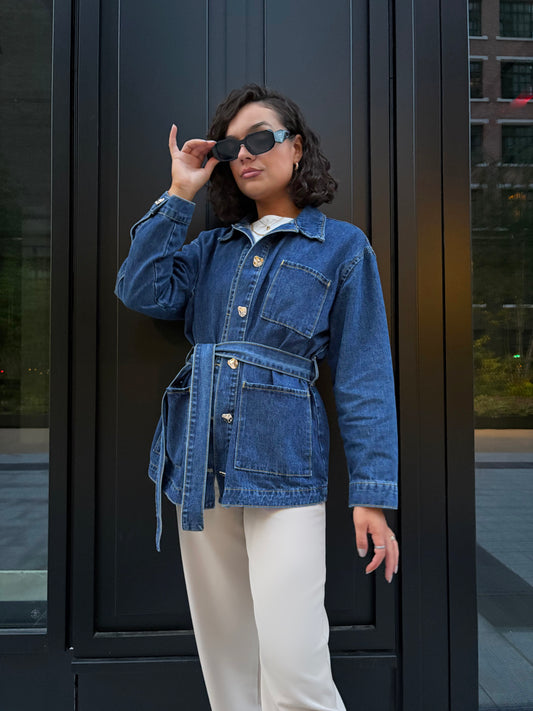 Veste en jean bleu foncé boutons dorés