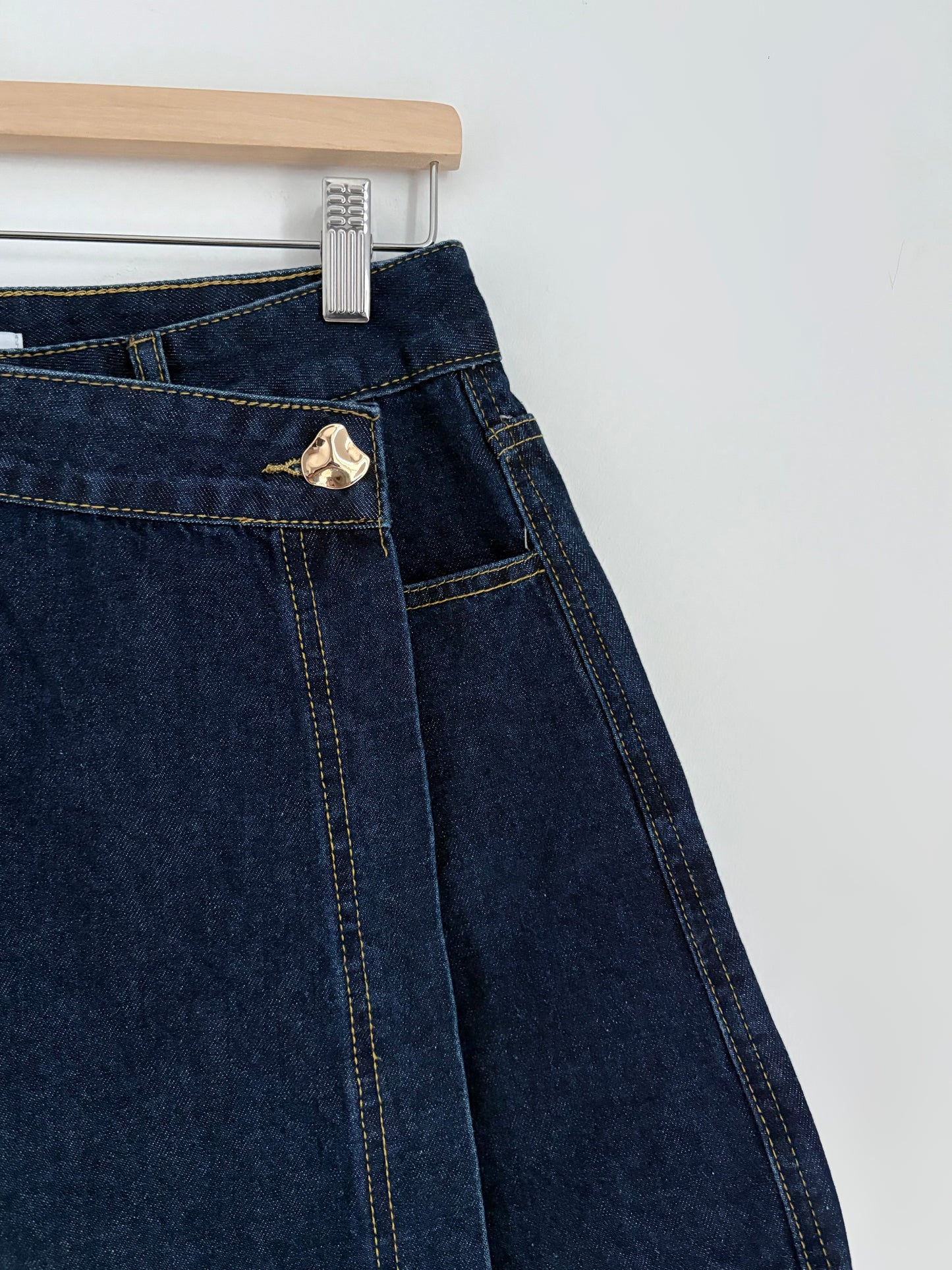 Jupe short en jean bleu foncé