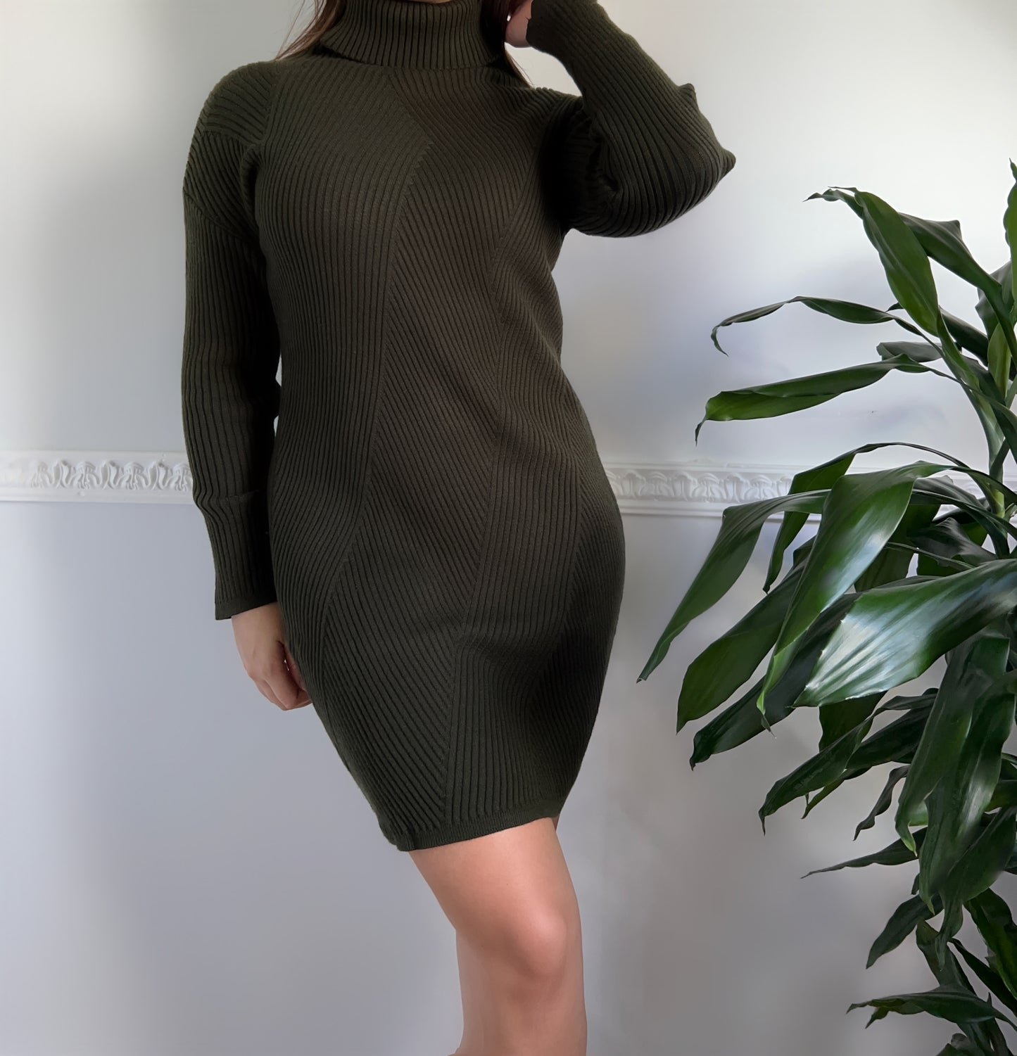 Robe Pull Côtelée Col Roulé Kaki