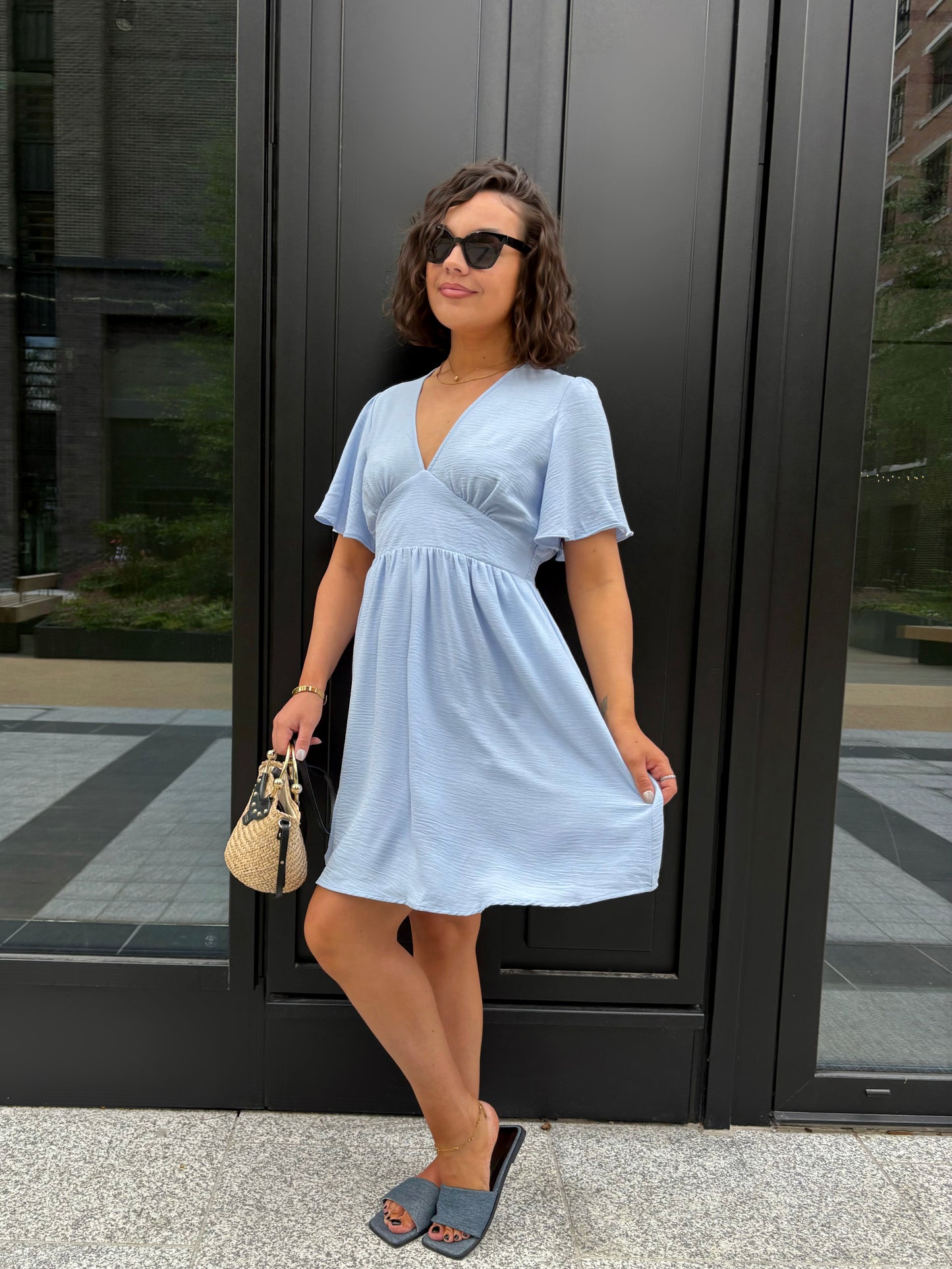 Robe courte col V bleu ciel