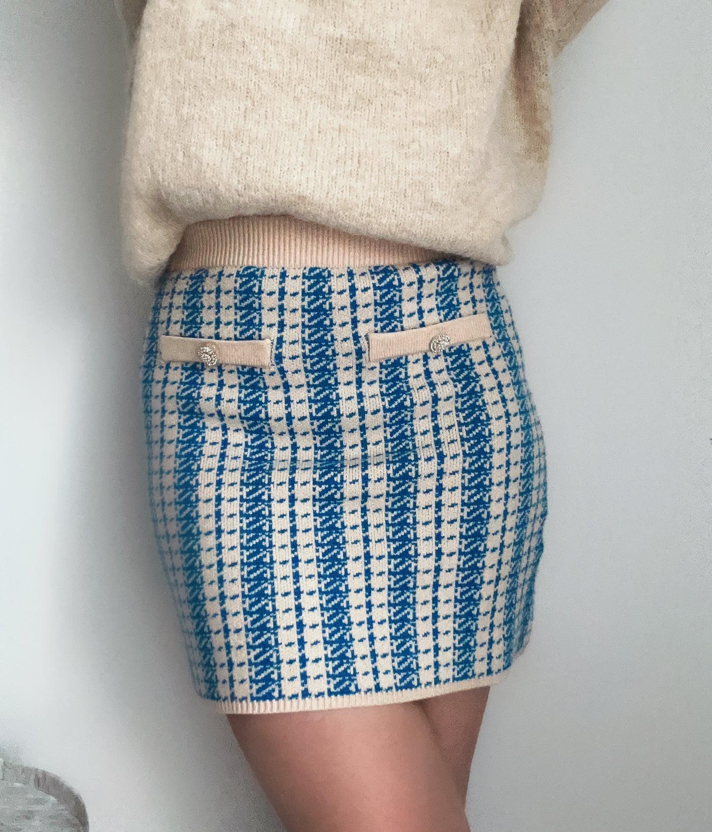 Jupe en maille motif pied de poule bleu et crème