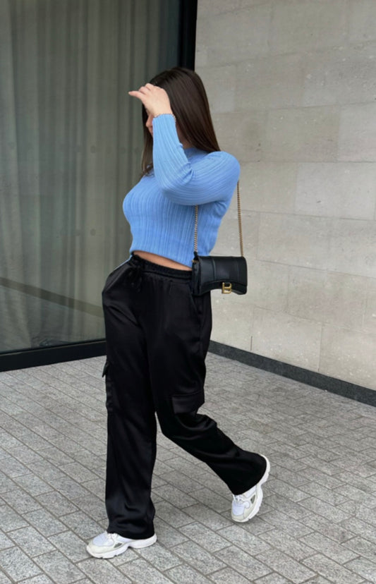 Pantalon cargo noir effet satiné