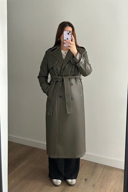 Le Trench coat en cuir vegan kaki