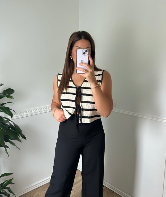 Top rayé en maille brodée à nouer