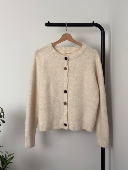 Cardigan en maille crème boutons fleurs multicolores