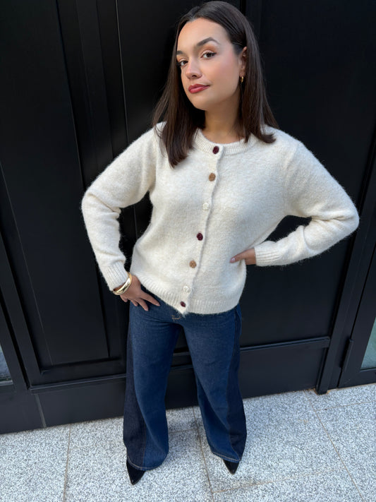 Cardigan en maille crème boutons fleurs multicolores