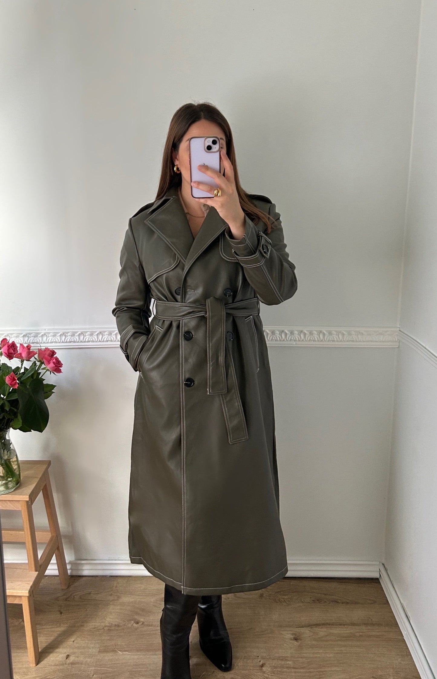 Le Trench coat en cuir vegan kaki