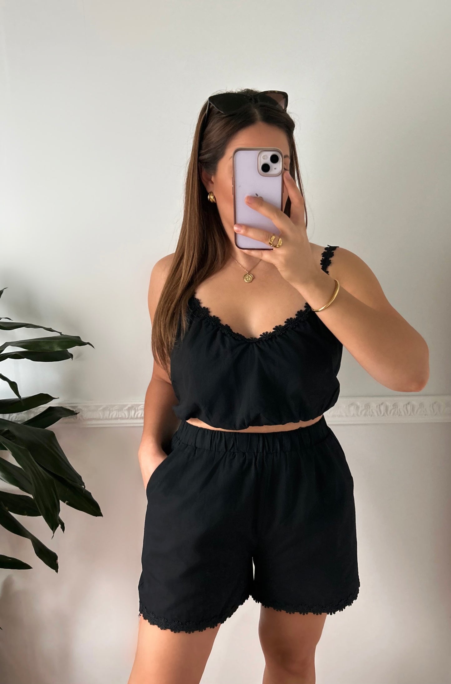 Ensemble top et short détails marguerites noirs