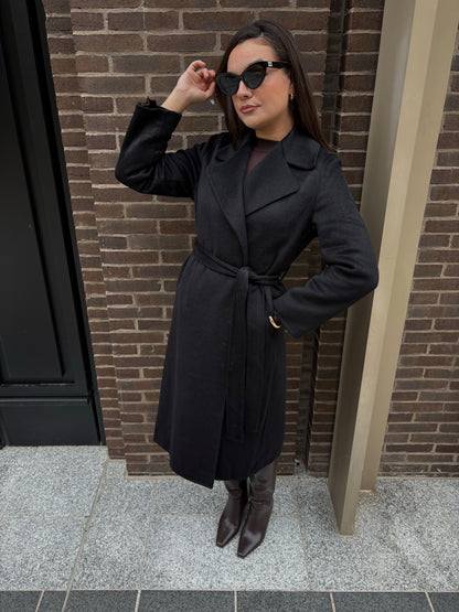 Manteau en laine noir avec ceinture