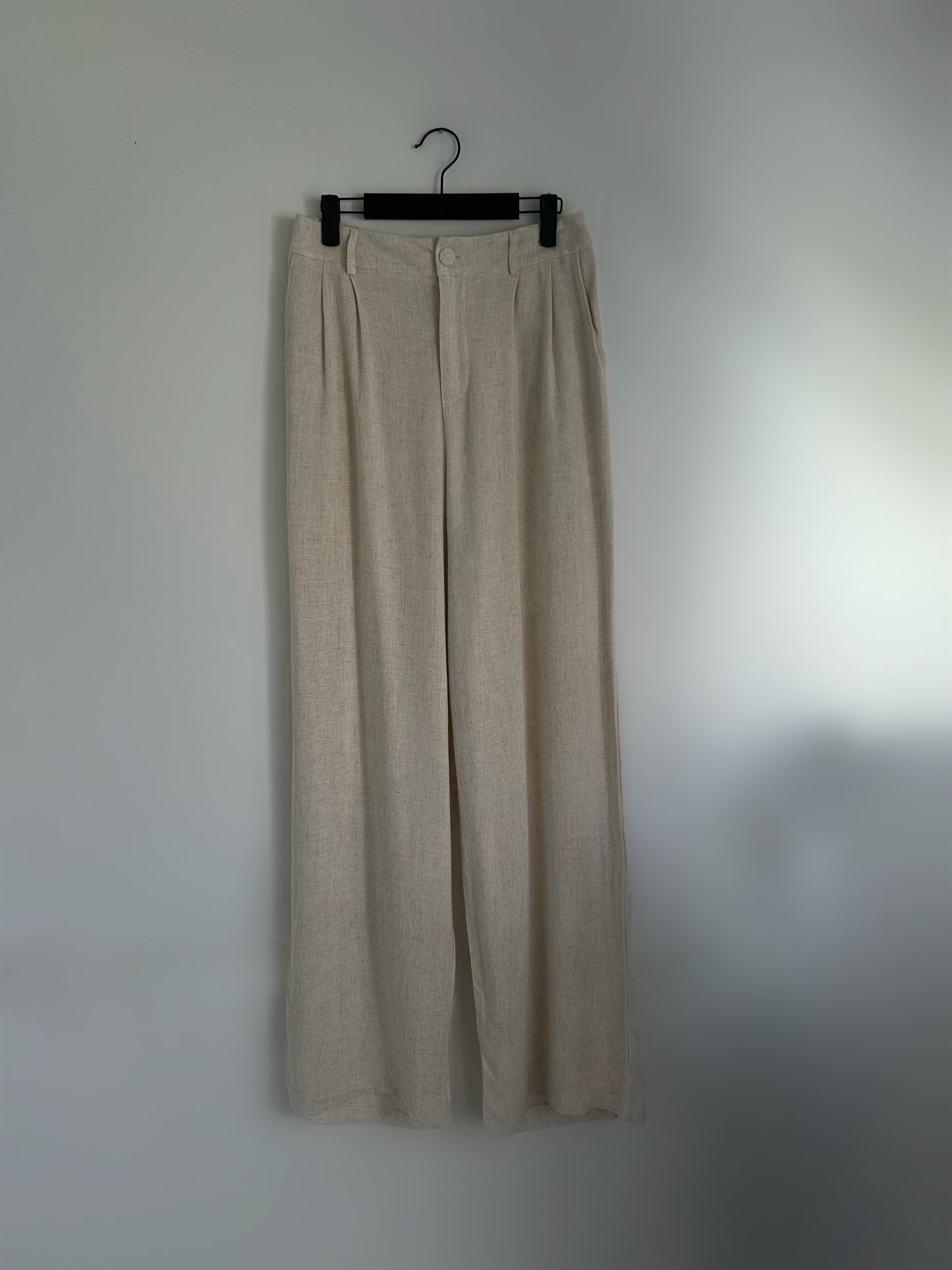 L’ensemble Veston et Pantalon Fluide en Lin Beige