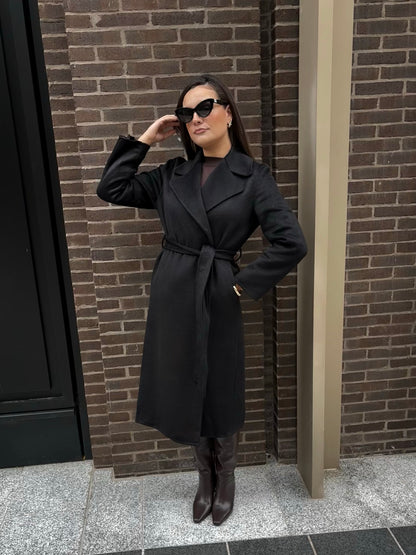 Manteau en laine noir avec ceinture