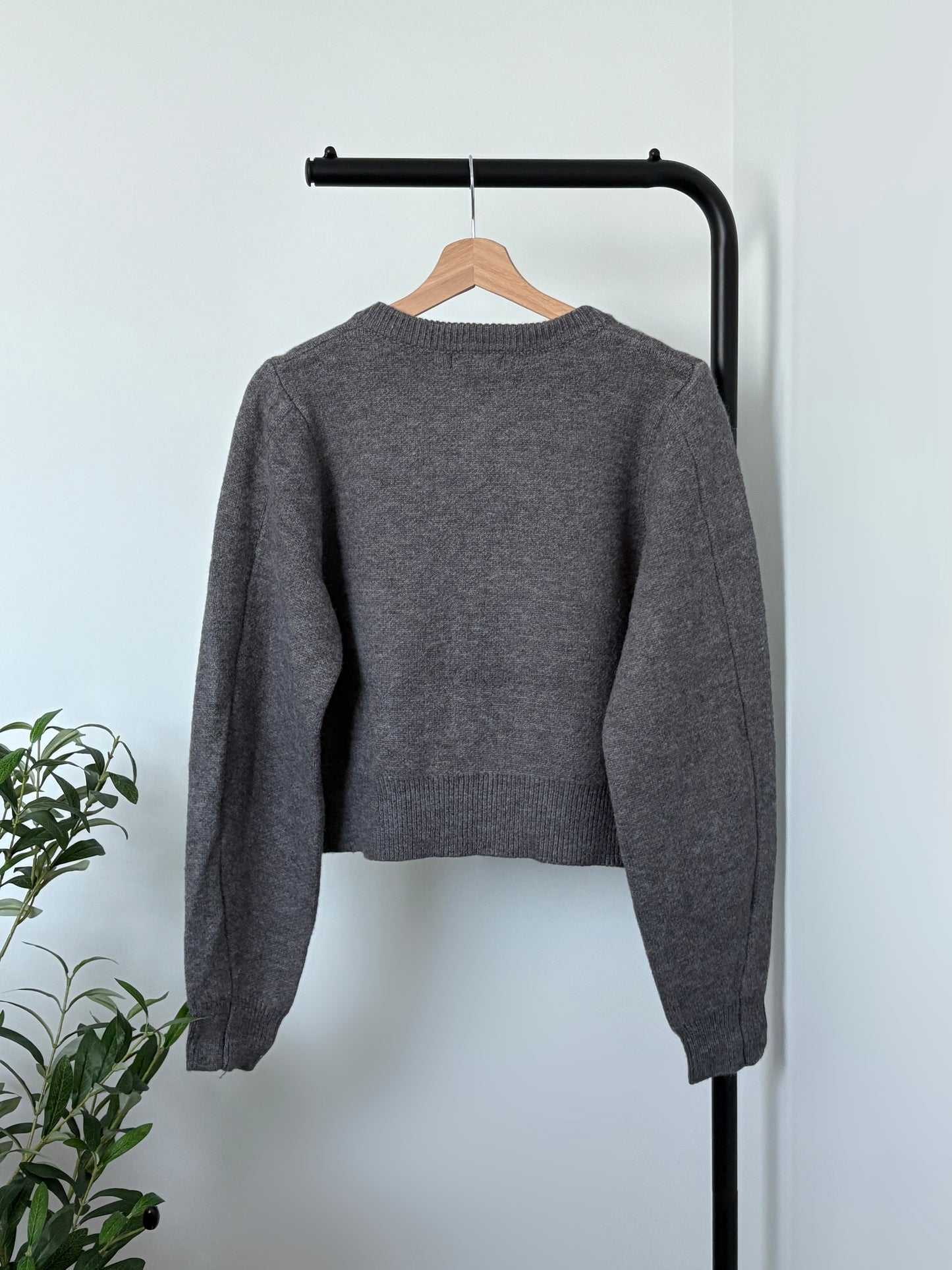 Ensemble gris cardigan et jupe longue
