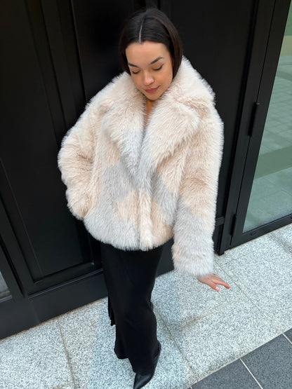 Manteau en fausse Fourrure Beige