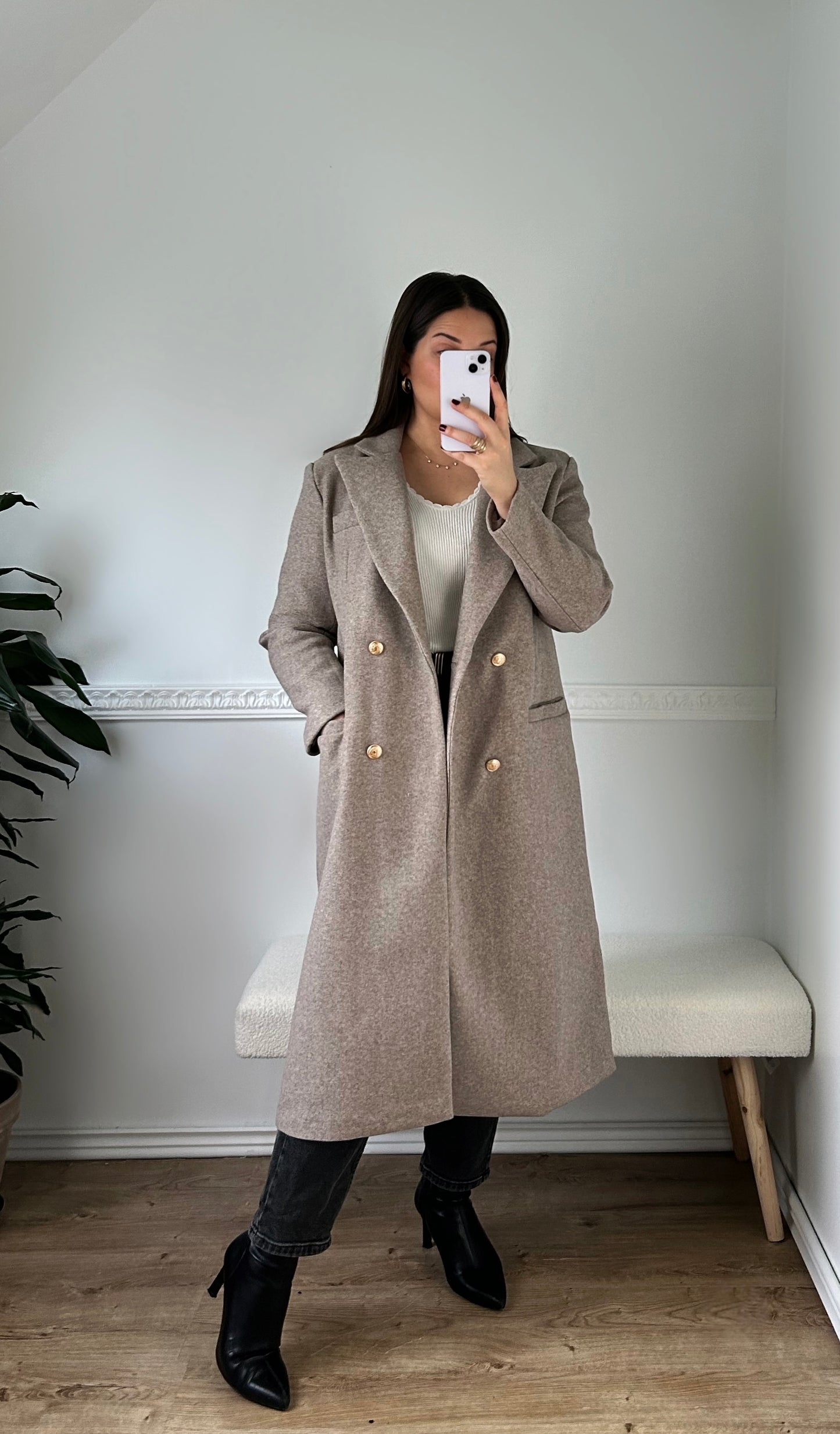 Le Manteau Long à Boutons Dorés Taupe