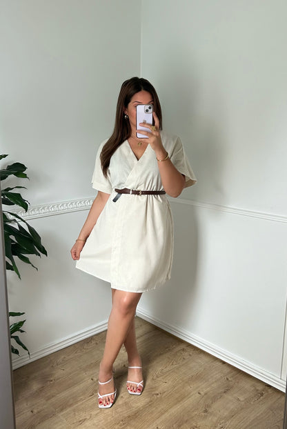 Robe courte en lin manches courtes