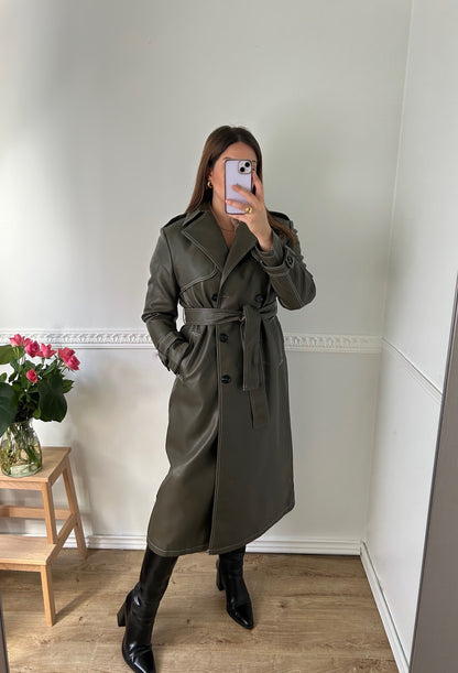 Le Trench coat en cuir vegan kaki