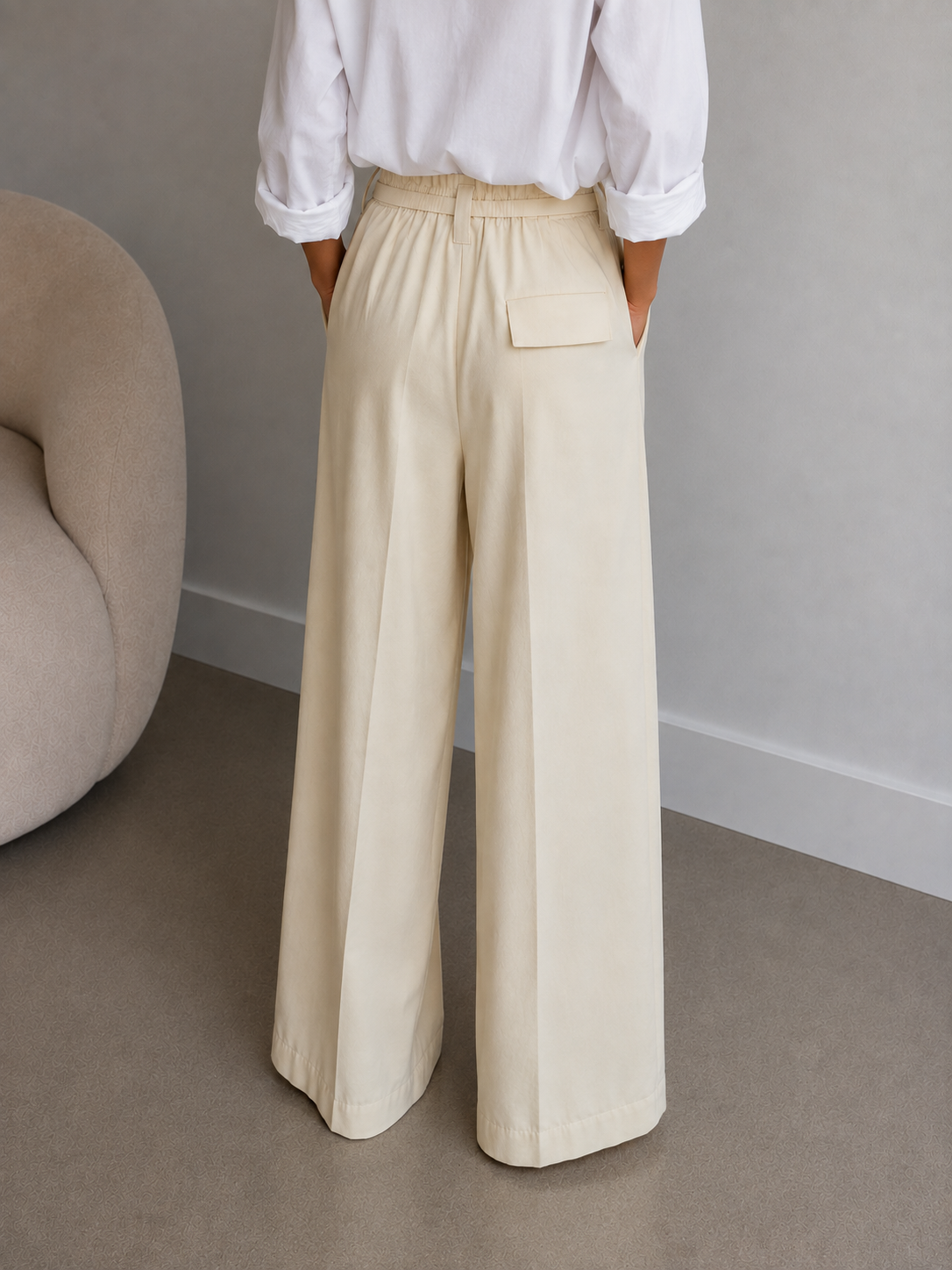 Pantalon large jaune pâle avec ceinture