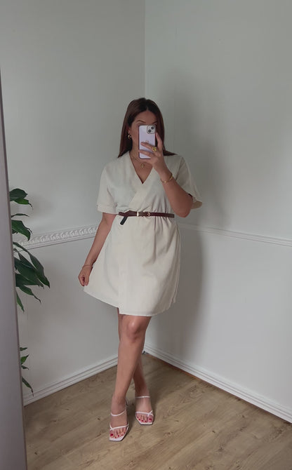 Robe courte en lin manches courtes